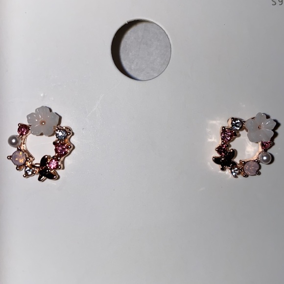 Floral wreath earrings. One butterfly a flower and studded pink crystals. - Picture 2 of 8